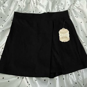 Black Altar’d Stare Skort